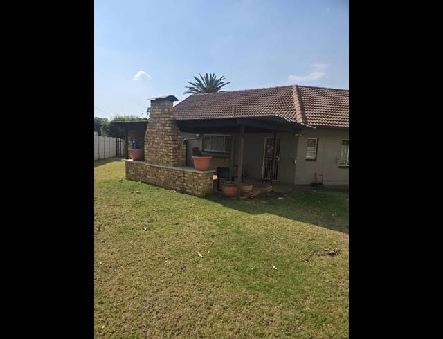 3 BEDROOM HOUSE FOR SALE IN BIRCHLEIGH NORTH
